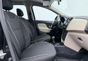 Подержанный автомобиль Renault Logan Sedan 2015 года (10 фото)