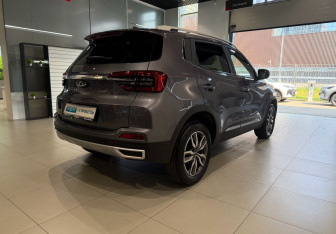 Подержанный автомобиль Chery Tiggo 4 2022 года (4 фото)