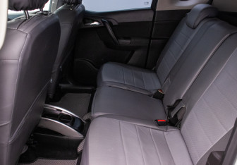 Подержанный автомобиль Opel Meriva 2013 года (11 фото)