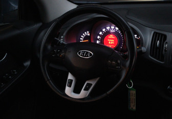 Подержанный автомобиль Kia Sportage 2011 года (14 фото)