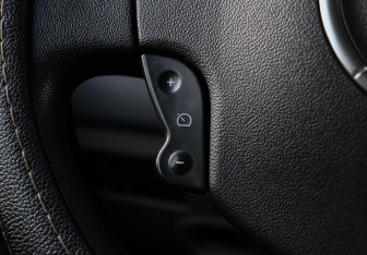 Подержанный автомобиль Renault Megane Sedan 2006 года (17 фото)