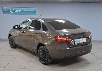 Подержанный автомобиль LADA (ВАЗ) Vesta Sedan 2018 года (7 фото)