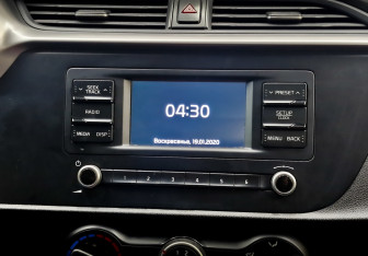 Подержанный автомобиль Kia Rio Hatchback 2021 года (14 фото)