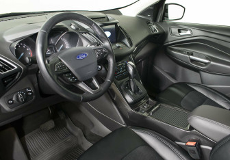 Подержанный автомобиль Ford Kuga 2017 года (11 фото)