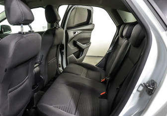 Подержанный автомобиль Ford Focus Hatchback 2016 года (14 фото)