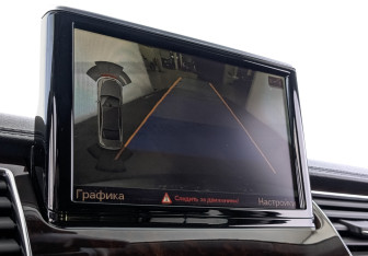 Подержанный автомобиль Audi A8 2013 года (26 фото)