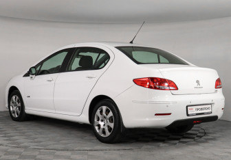 Подержанный автомобиль Peugeot 408 2014 года (6 фото)