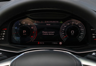 Подержанный автомобиль Audi A6 Sedan 2025 года (34 фото)