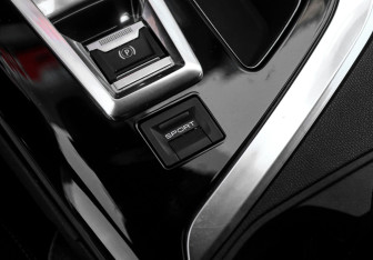 Подержанный автомобиль Peugeot 3008 2018 года (19 фото)