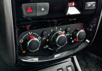 Подержанный автомобиль Nissan Terrano 2021 года (21 фото)