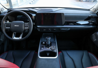Подержанный автомобиль Haval H3 2024 года (14 фото)