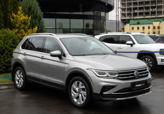 Подержанный автомобиль Volkswagen Tiguan 2021 года (2 фото)