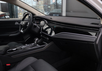 Подержанный автомобиль Omoda S5 2024 года (7 фото)