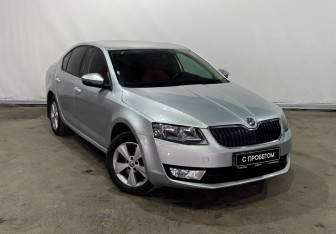 Подержанный автомобиль Skoda Octavia Liftback 2013 года (3 фото)