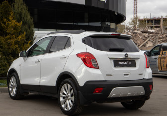 Подержанный автомобиль Opel Mokka 2014 года (5 фото)