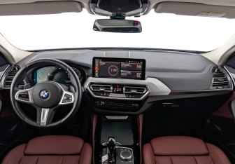 Подержанный автомобиль BMW X4 2024 года (13 фото)