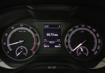 Подержанный автомобиль Skoda Karoq 2021 года (14 фото)