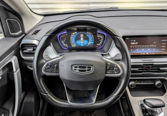 Подержанный автомобиль Geely Coolray 2022 года (22 фото)