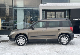 Подержанный автомобиль Skoda Yeti 2011 года (8 фото)