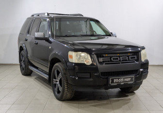 Подержанный автомобиль Ford Explorer 2008 года (9 фото)