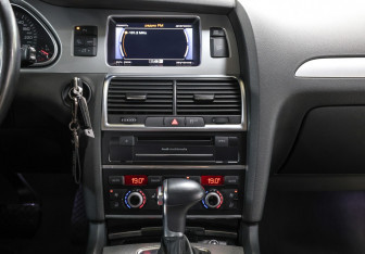Подержанный автомобиль Audi Q7 2014 года (15 фото)