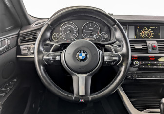 Подержанный автомобиль BMW X4 2018 года (22 фото)
