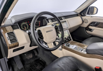Подержанный автомобиль Land Rover Range Rover 2018 года (16 фото)