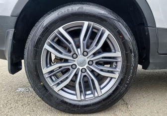Подержанный автомобиль Geely Atlas Pro 2021 года (9 фото)