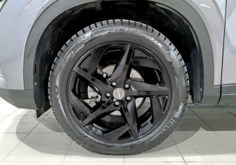 Подержанный автомобиль Omoda C5 2023 года (18 фото)