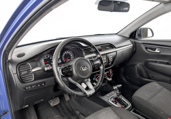 Подержанный автомобиль Kia Rio Hatchback 2019 года (16 фото)