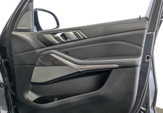 Подержанный автомобиль BMW X5 2022 года (24 фото)