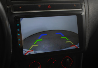 Подержанный автомобиль Volkswagen Polo Sedan 2016 года (13 фото)