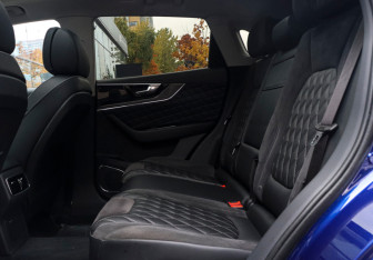 Подержанный автомобиль Hongqi HS5 2019 года (10 фото)