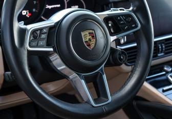 Подержанный автомобиль Porsche Cayenne 2021 года (28 фото)