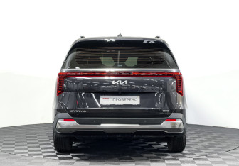 Подержанный автомобиль Kia Carnival 2025 года (6 фото)