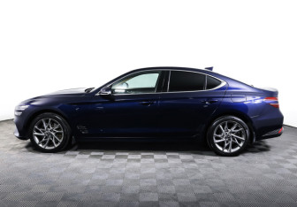 Подержанный автомобиль Genesis G70 2021 года (8 фото)