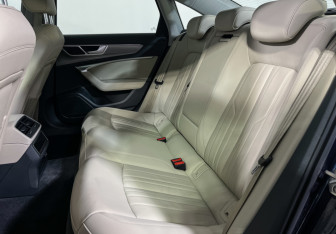 Подержанный автомобиль Audi A6 Sedan 2020 года (10 фото)