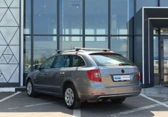 Подержанный автомобиль Skoda Superb Wagon 2012 года (7 фото)