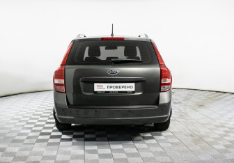 Подержанный автомобиль Kia Ceed Wagon 2012 года (6 фото)