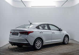 Подержанный автомобиль Hyundai Solaris Sedan 2021 года (5 фото)