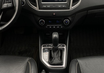 Подержанный автомобиль Hyundai Creta 2019 года (13 фото)