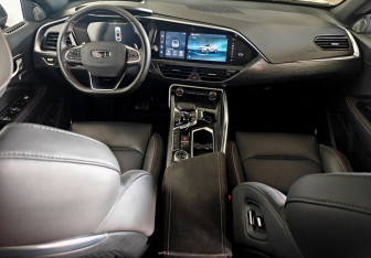 Подержанный автомобиль Geely Tugella 2023 года (10 фото)