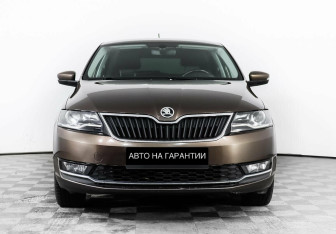 Подержанный автомобиль Skoda Rapid Liftback 2018 года (2 фото)