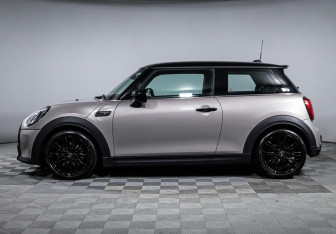 Подержанный автомобиль MINI Hatch 2021 года (8 фото)