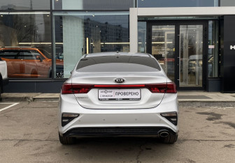 Подержанный автомобиль Kia Cerato Sedan 2021 года (6 фото)