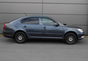 Подержанный автомобиль Skoda Octavia Liftback 2011 года (3 фото)