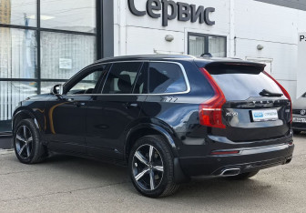 Подержанный автомобиль Volvo XC90 2018 года (7 фото)