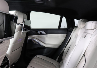 Подержанный автомобиль BMW X6 2019 года (15 фото)