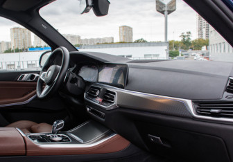 Подержанный автомобиль BMW X5 2019 года (11 фото)