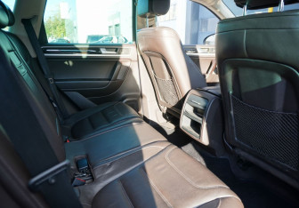 Подержанный автомобиль Volkswagen Touareg 2013 года (10 фото)